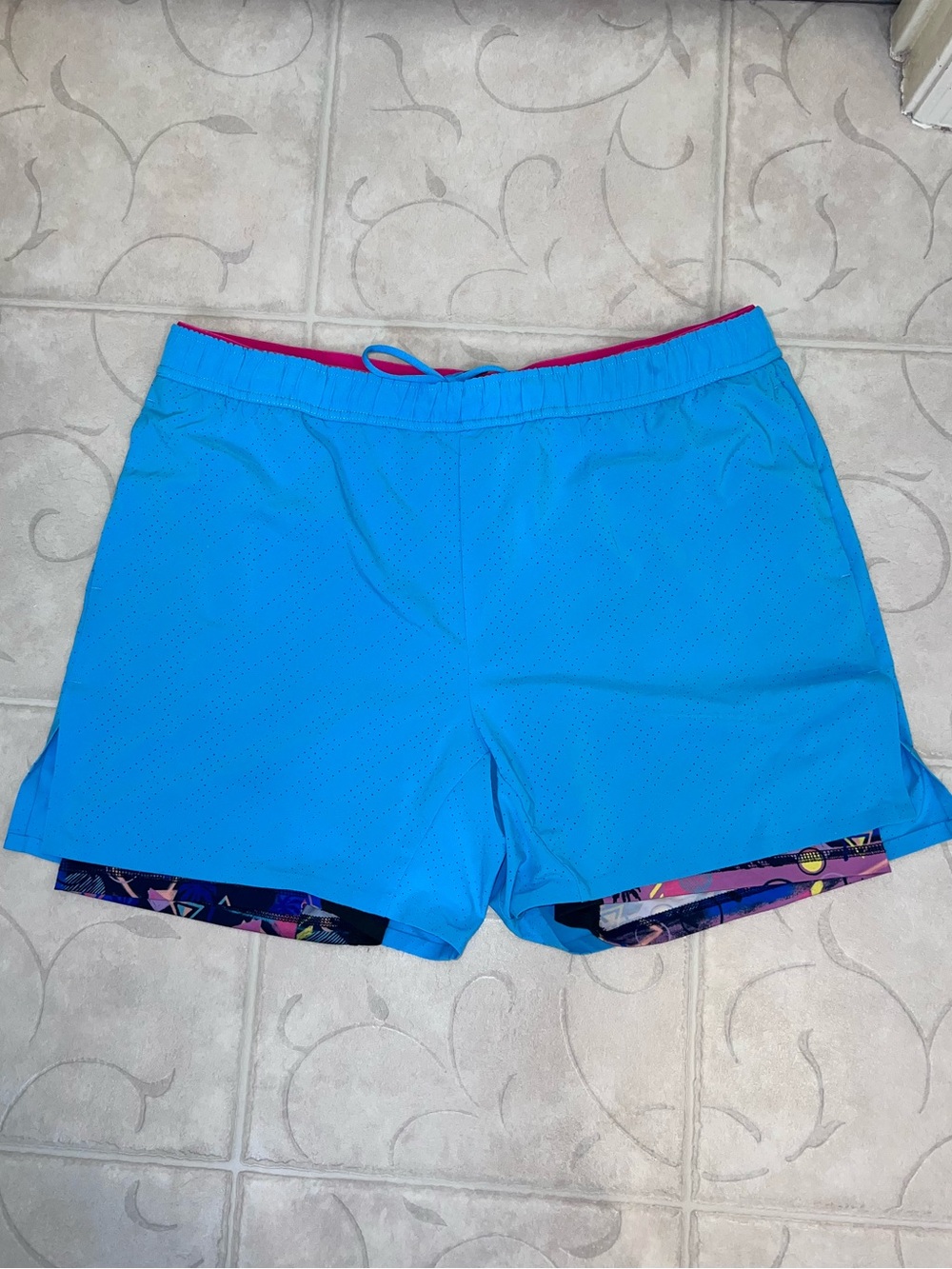 🌴Chubbies Hybrid Performance Shorts 5.5” Blue Pink Lined XXL🌴